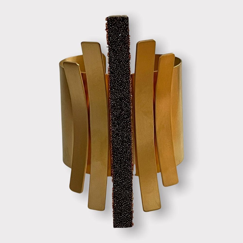 K.V. Wide Gold Cuff with Swarovski - Vita Isola