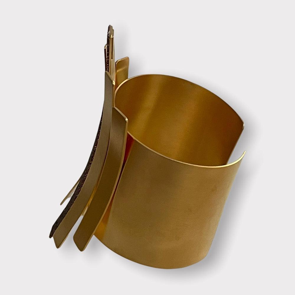 K.V. Wide Gold Cuff with Swarovski - Vita Isola