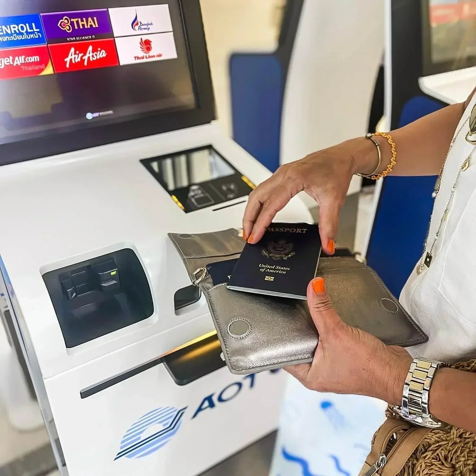 TriVersa Luxe - Passport Leather Trio: Passport Holder, Wallet, & Crossbody Clutch - Silver