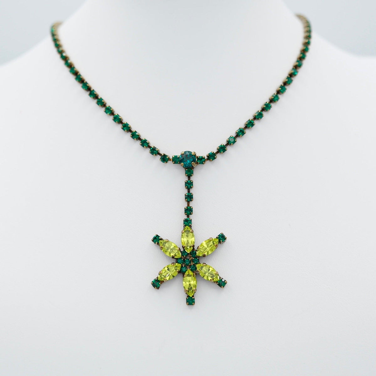 Anastasia Adjustable Necklace with Crystals - Vita Isola