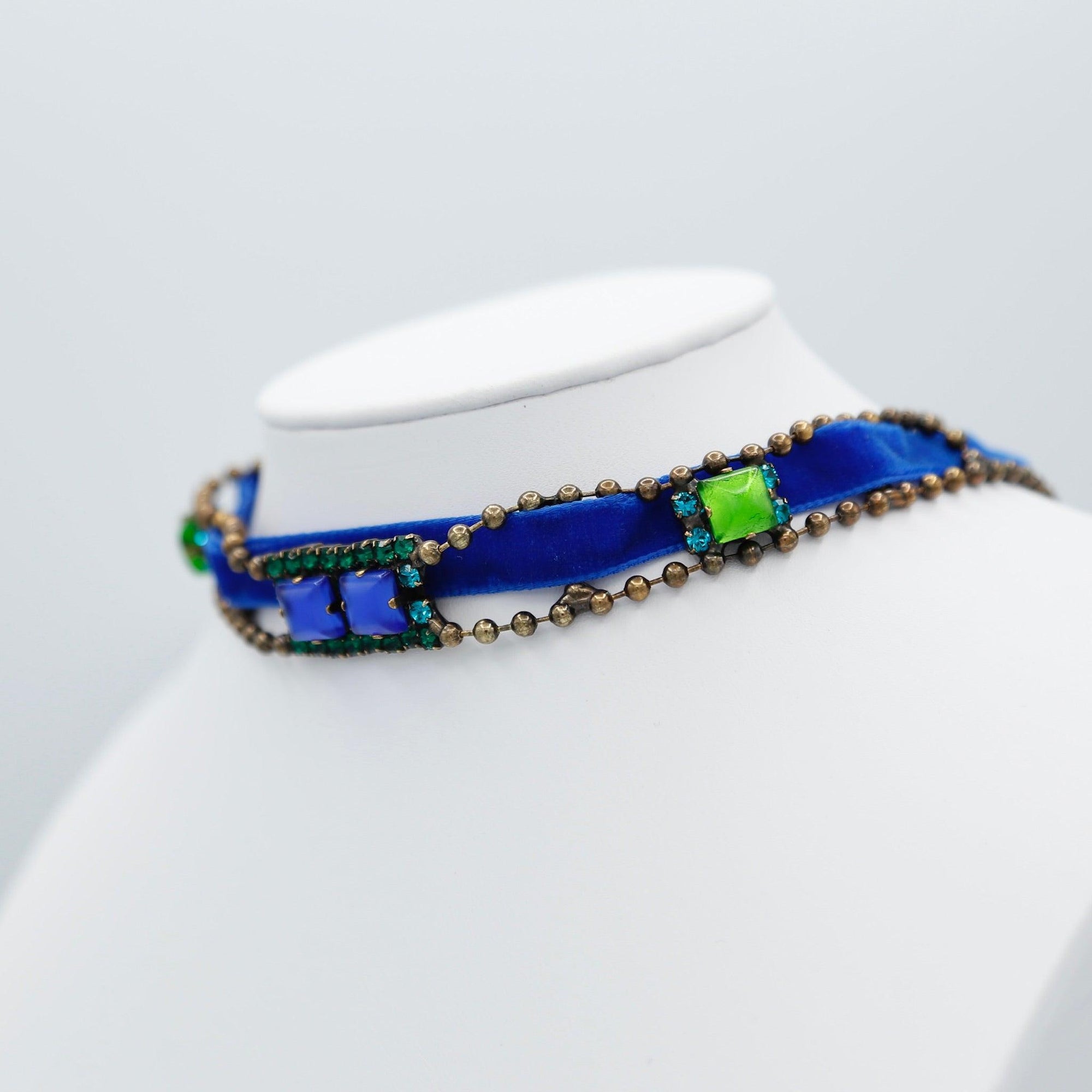 Blue Enchanted Choker with Crystals - Vita Isola