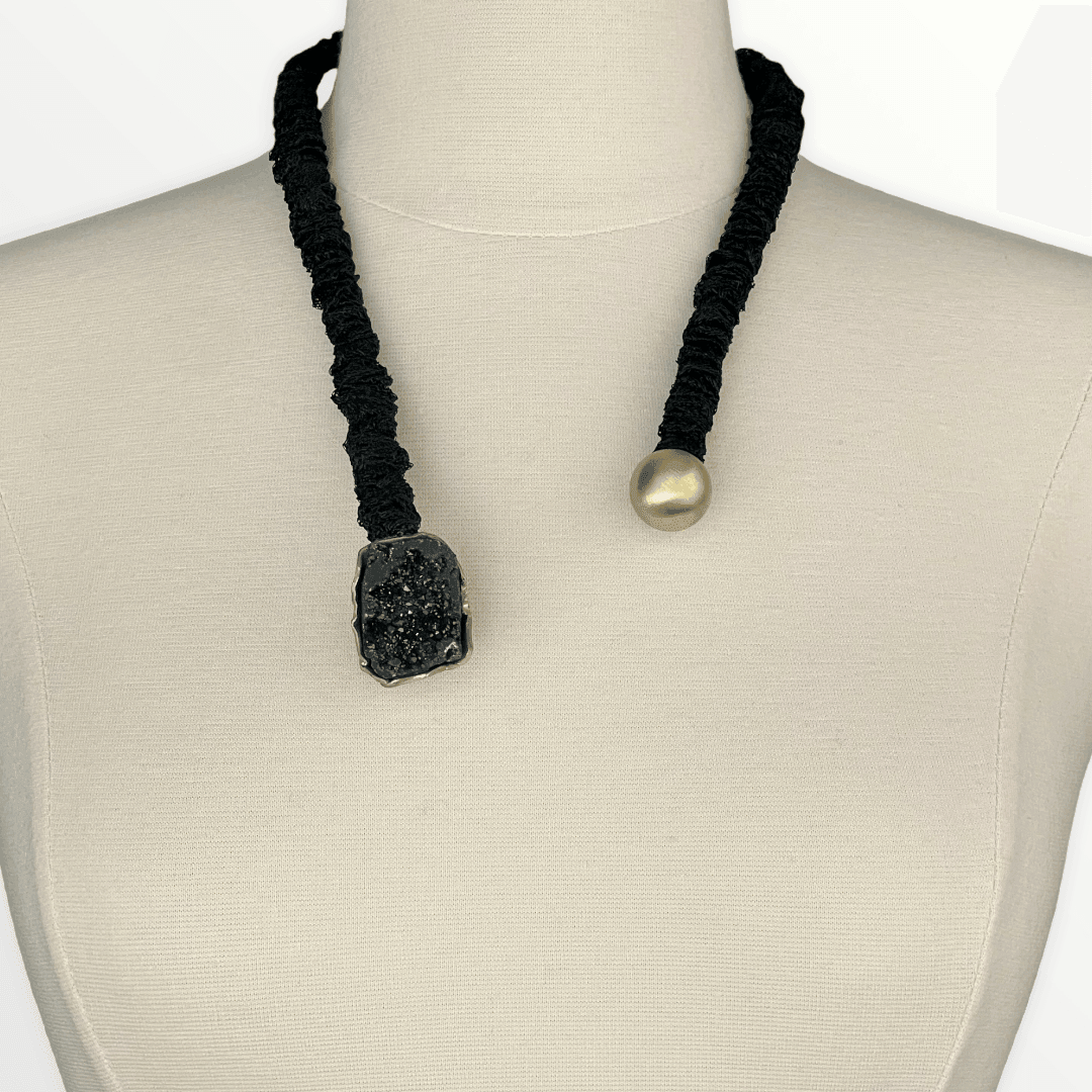 Cosmos Short Necklace with Black Agate Stone - Vita Isola