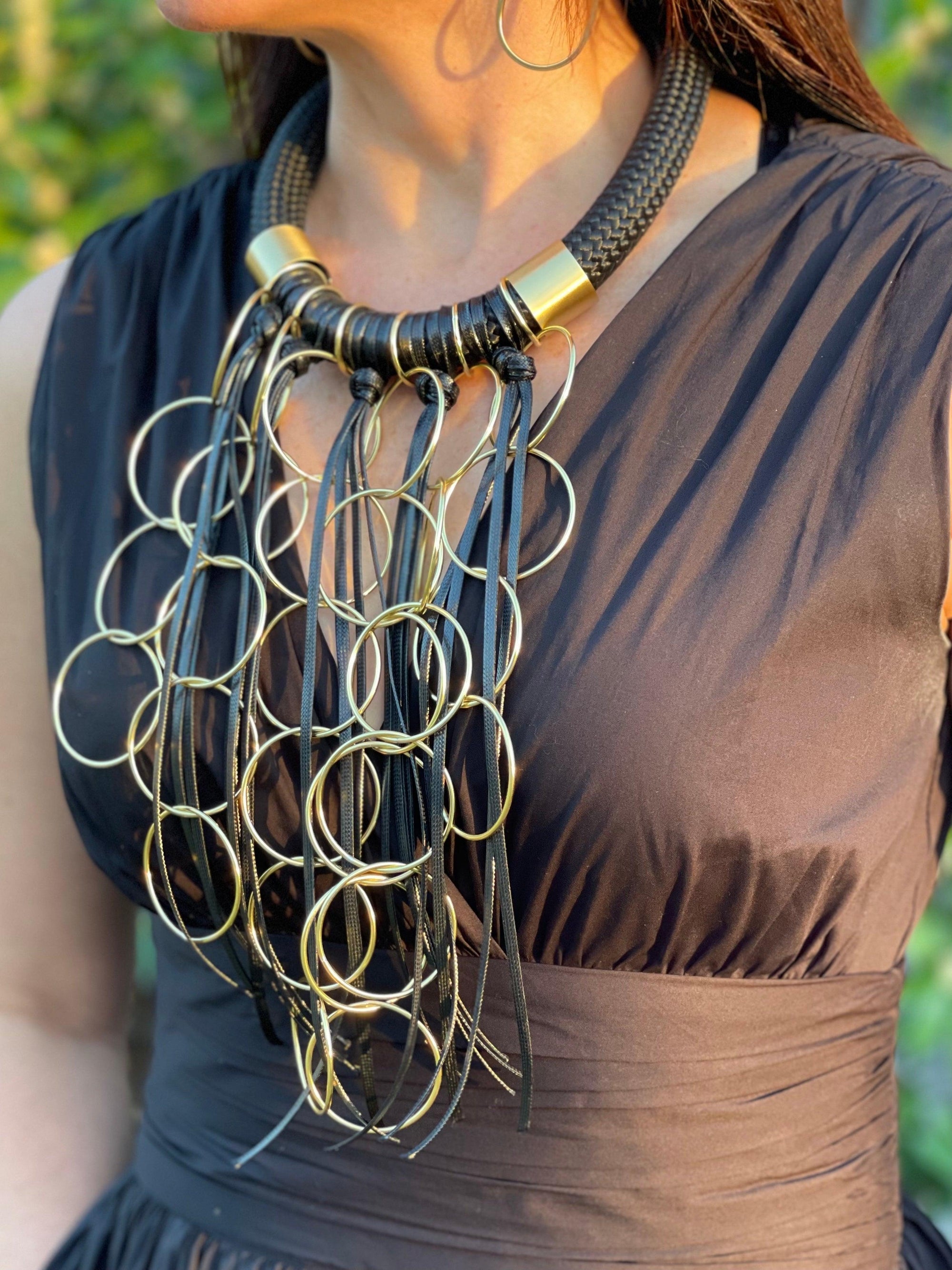 Embrace Necklace - Vita Isola