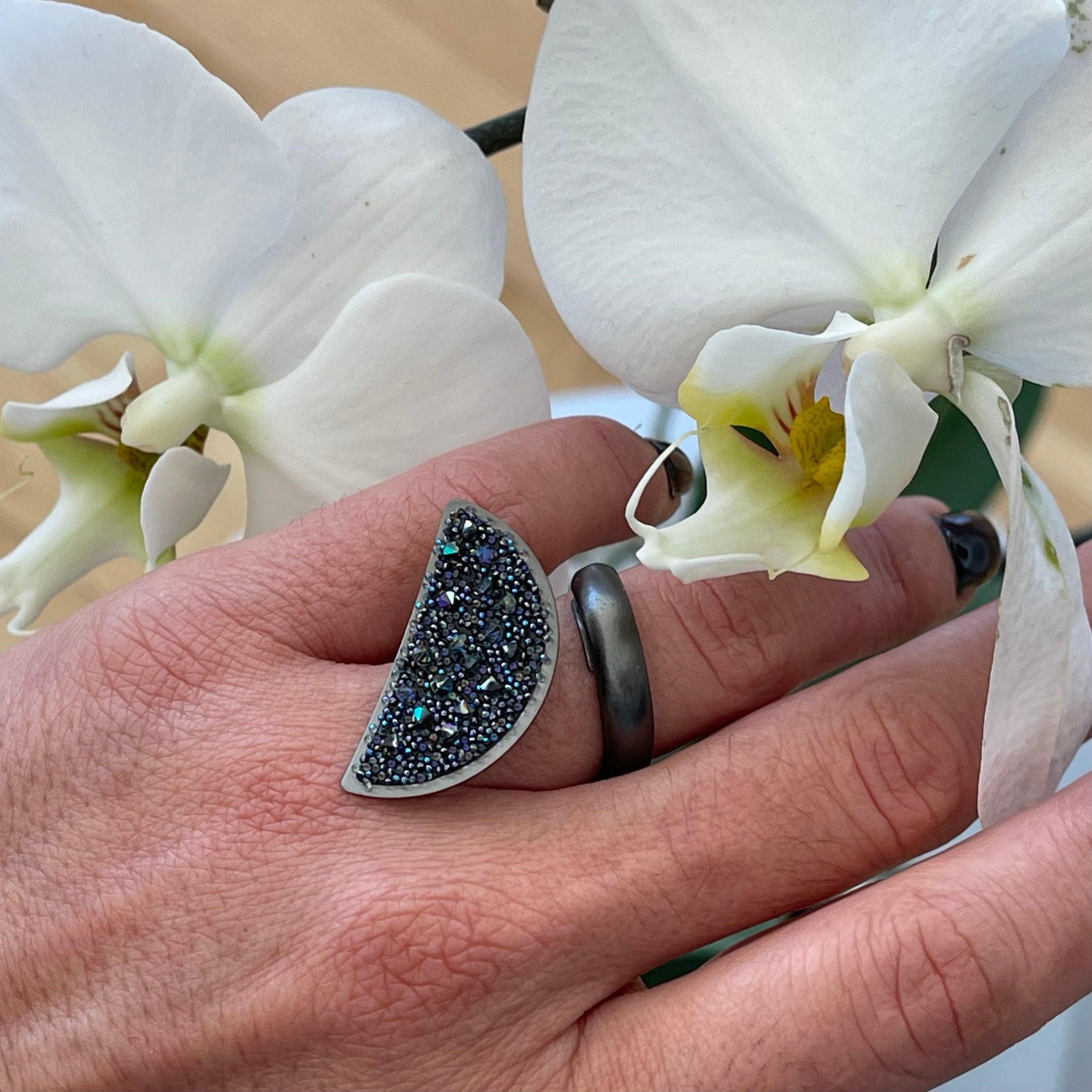 K.V. Enif Ring Gun Metal with Swarovski Crystals - Vita Isola