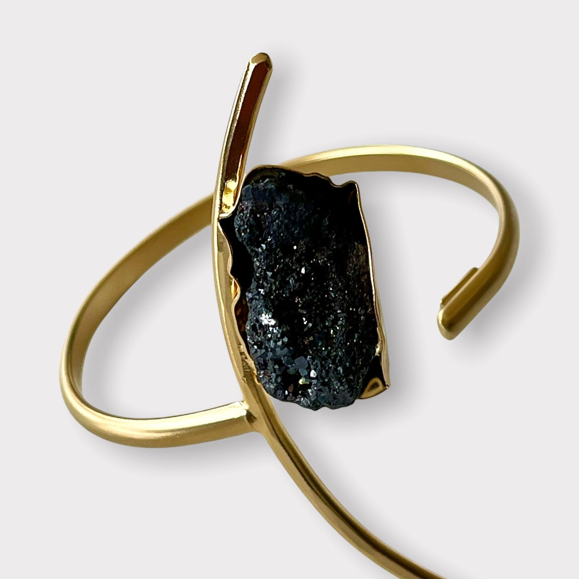 K.V. Petra Gold Bracelet with Black Stone Agate - Vita Isola